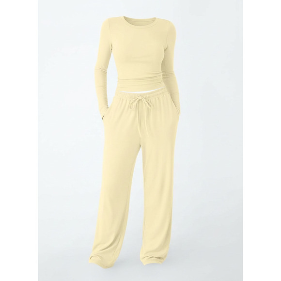 BRAND NEW Trendy Queen Matching Lounge Set - Cozy & Stylish! - Picture 2 of 3